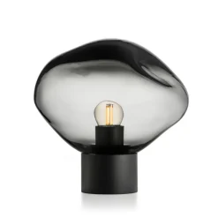 HADELAND GLASSVERK Crystal Stone Bordlampe fra Hot