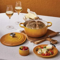 LE CREUSET Rund Støpejernsgryte 24cm/4,2L Nectar Hot