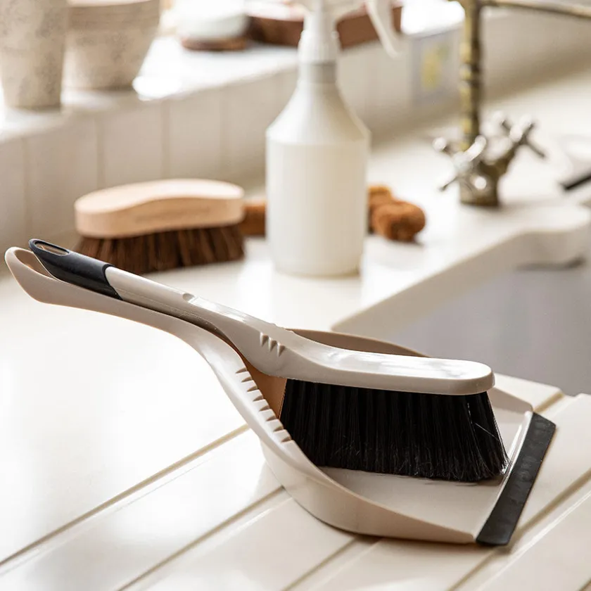 Lifetime Brands Europe ltd Natural Elements Kost og Feiebrett Resirkulert Plast Discount