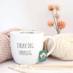 PORSGRUNDS PORSELÆNSFABRIK Porsgrunds Porselænsfabrik Hashtag Krus Strikk deg Lykkelig 38cl New