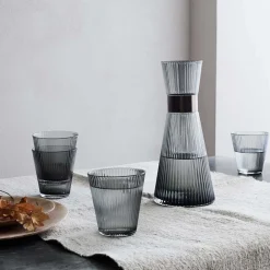 ROSENDAHL Grand Cru Vannkaraffel m/Riller 1L Grå Online