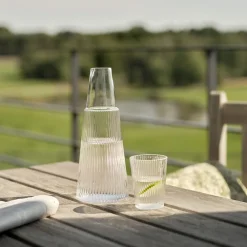 STELTON Pilastro Karaffel Med Glass 1L Hot